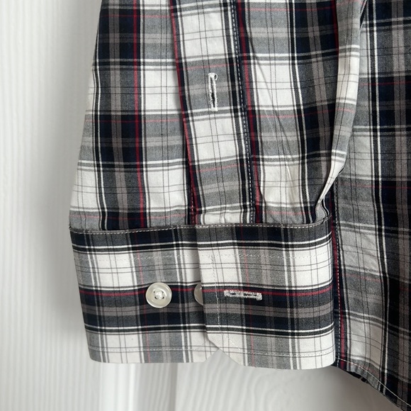 button down - Picture 2 of 4